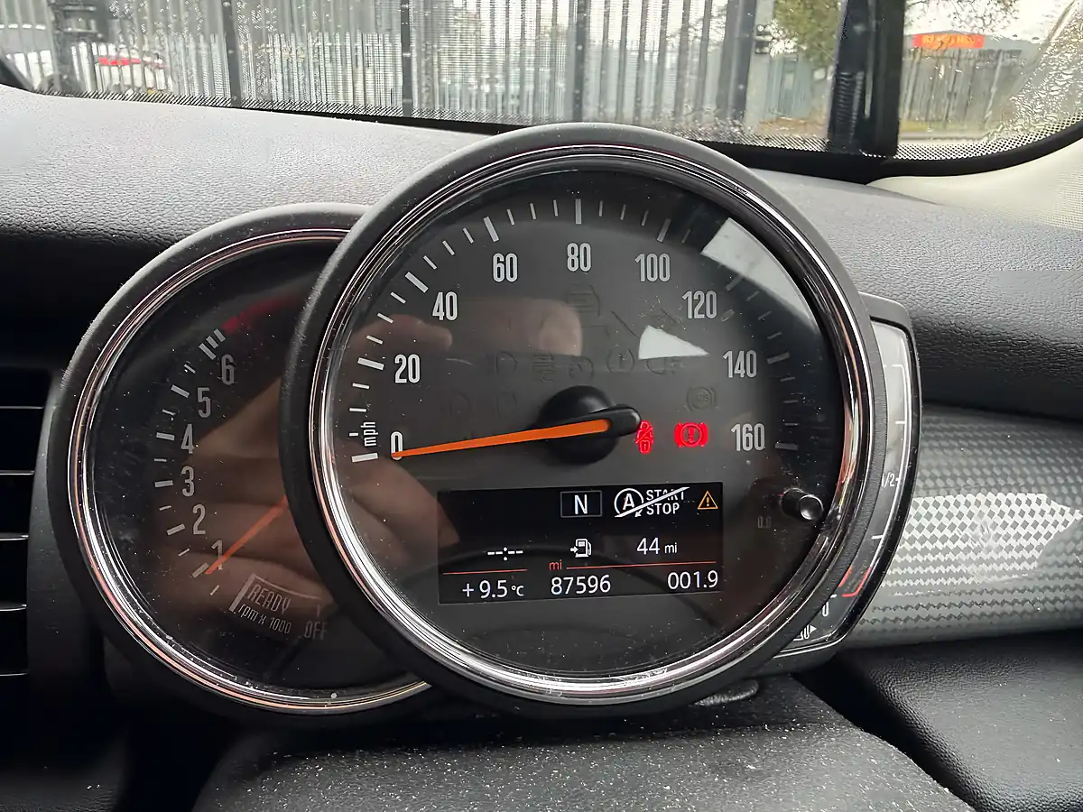 Used 2017 MINI Cooper Red - Interior and Exterior details 14