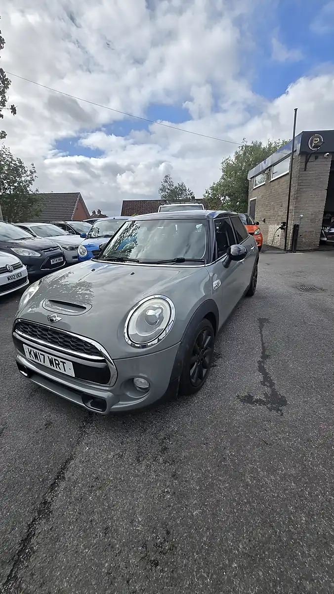 Used 2017 MINI Cooper S Grey - Interior and Exterior details 2