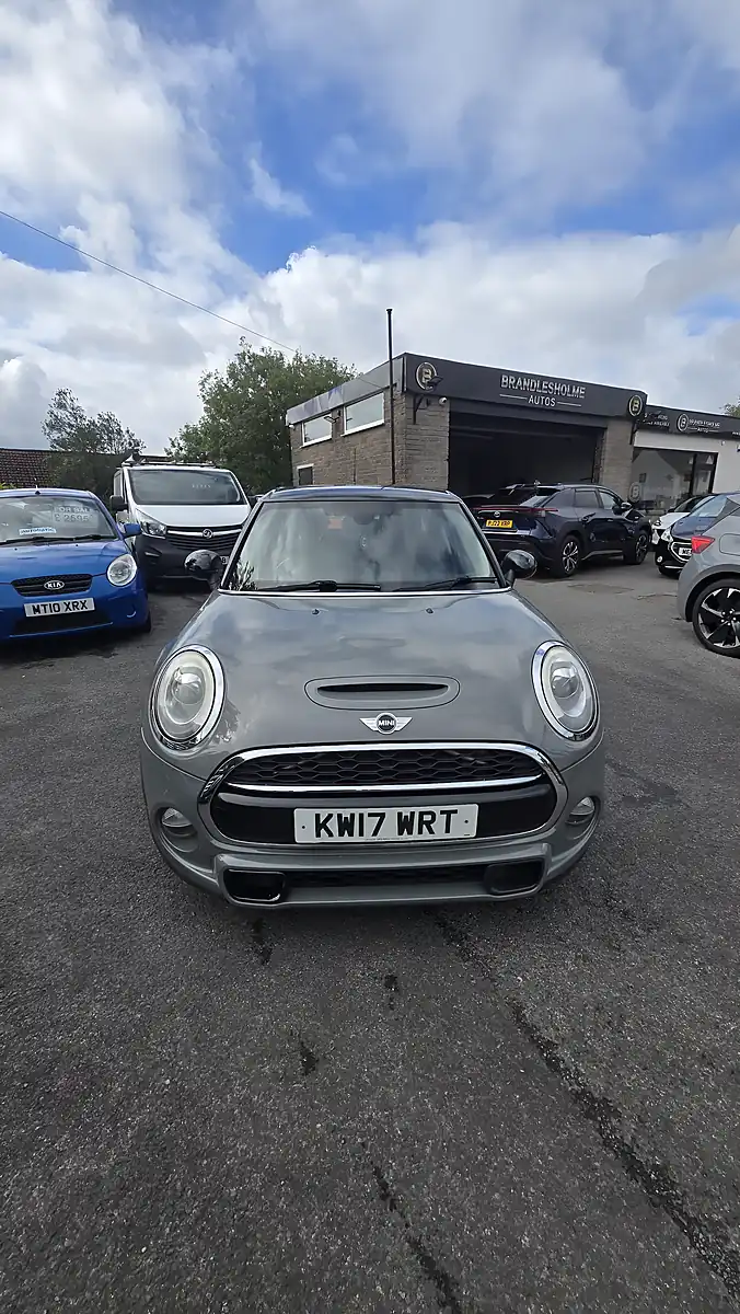 Used 2017 MINI Cooper S Grey - Interior and Exterior details 3