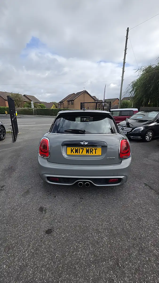 Used 2017 MINI Cooper S Grey - Interior and Exterior details 6