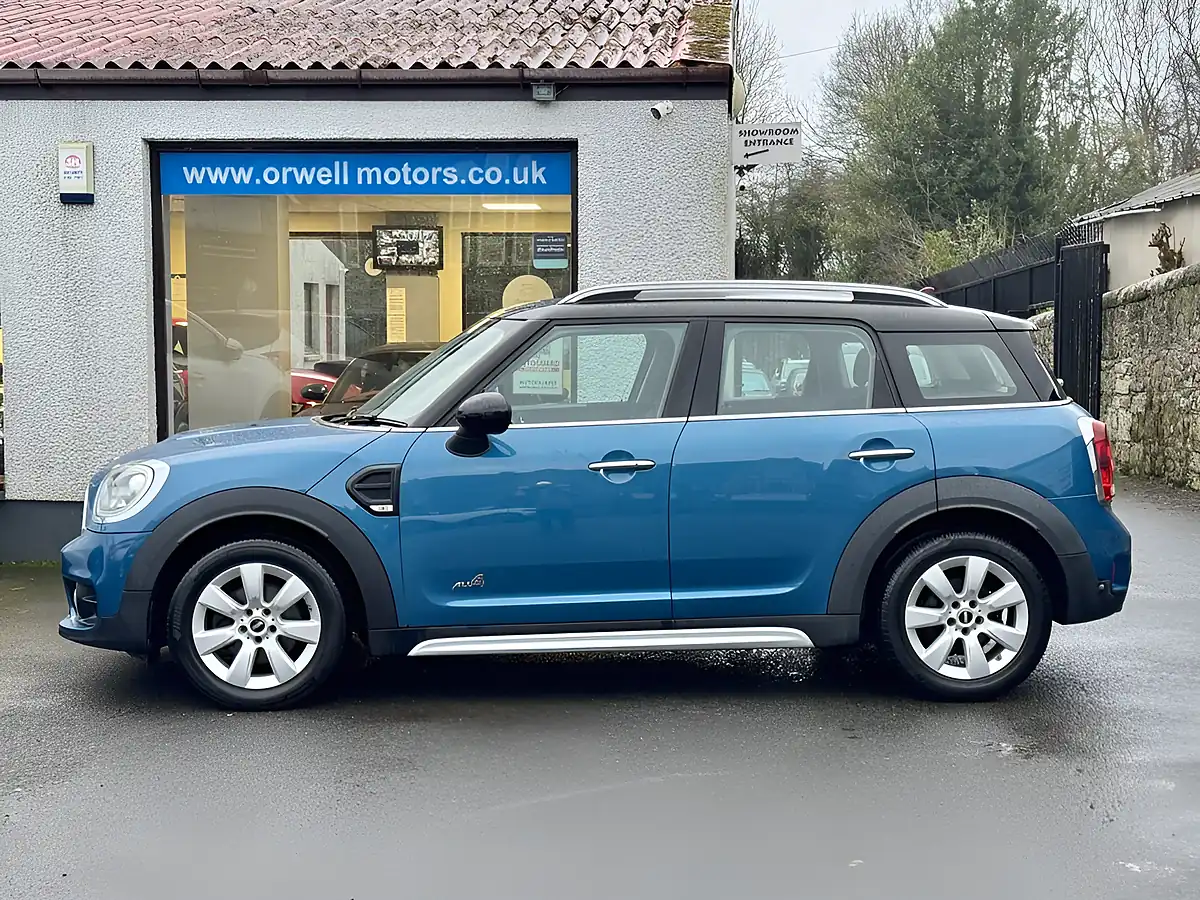 Used 2017 MINI Countryman Cooper Blue - Interior and Exterior details 12