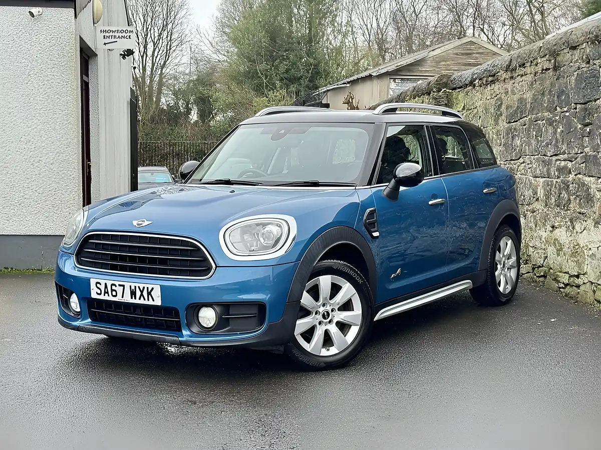 Used 2017 MINI Countryman Cooper Blue - Interior and Exterior details 4