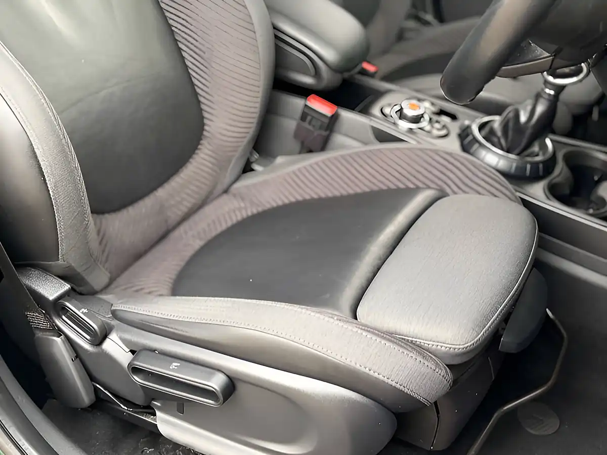 Used 2017 MINI Countryman Cooper British Racing Green - Interior and Exterior details 11