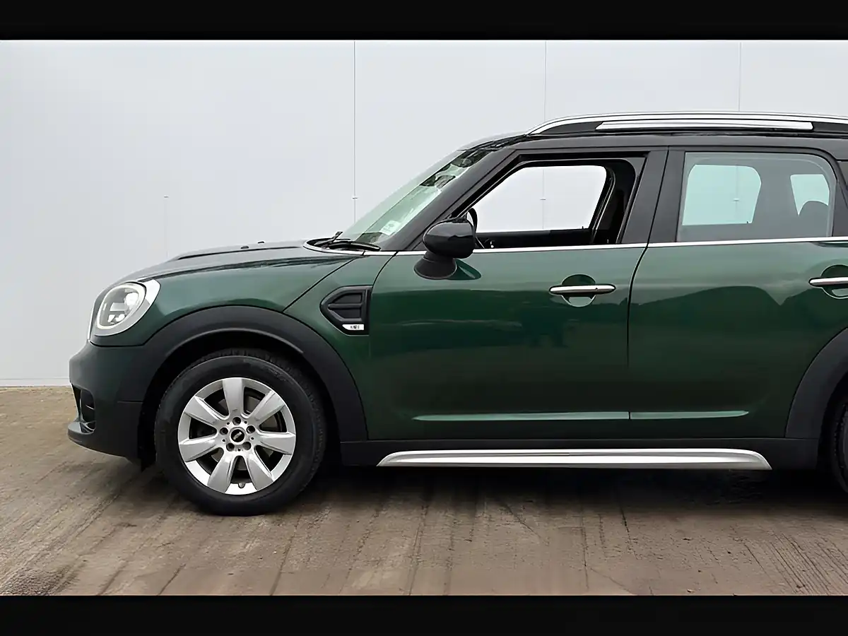 Used 2017 MINI Countryman Cooper British Racing Green - Interior and Exterior details 17