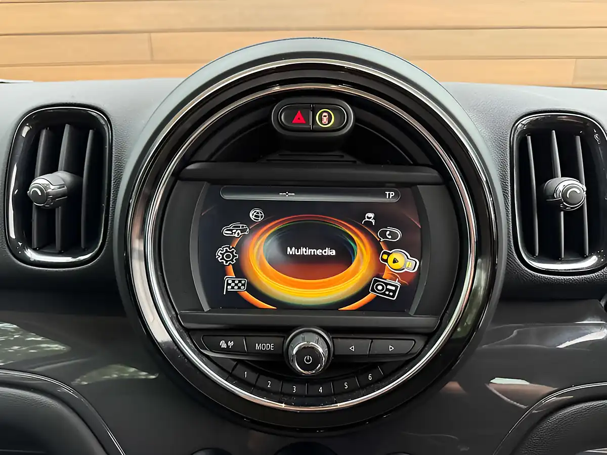 Used 2017 MINI Countryman Cooper Island Blue - Interior and Exterior details 16