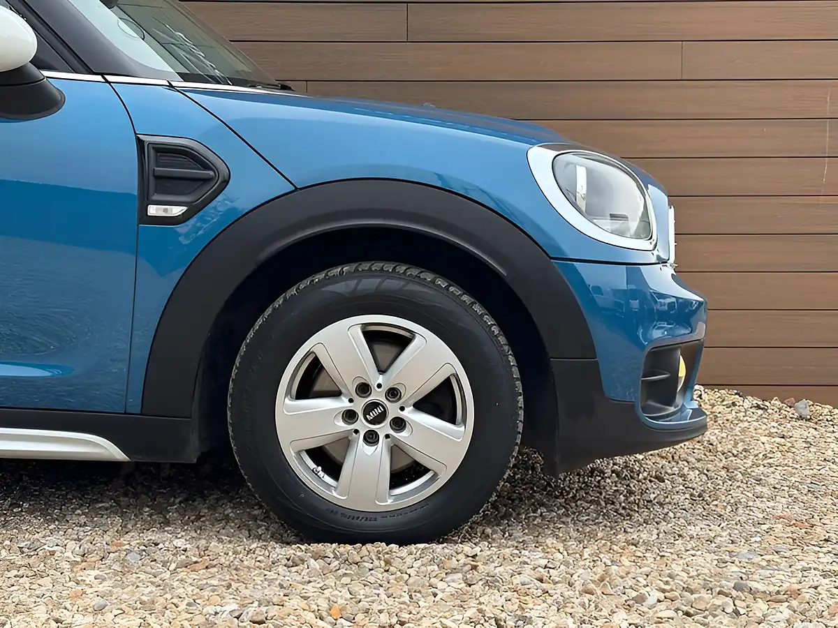 Used 2017 MINI Countryman Cooper Island Blue - Interior and Exterior details 8