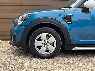 Used 2017 MINI Countryman Cooper Island Blue - Interior and Exterior details 9