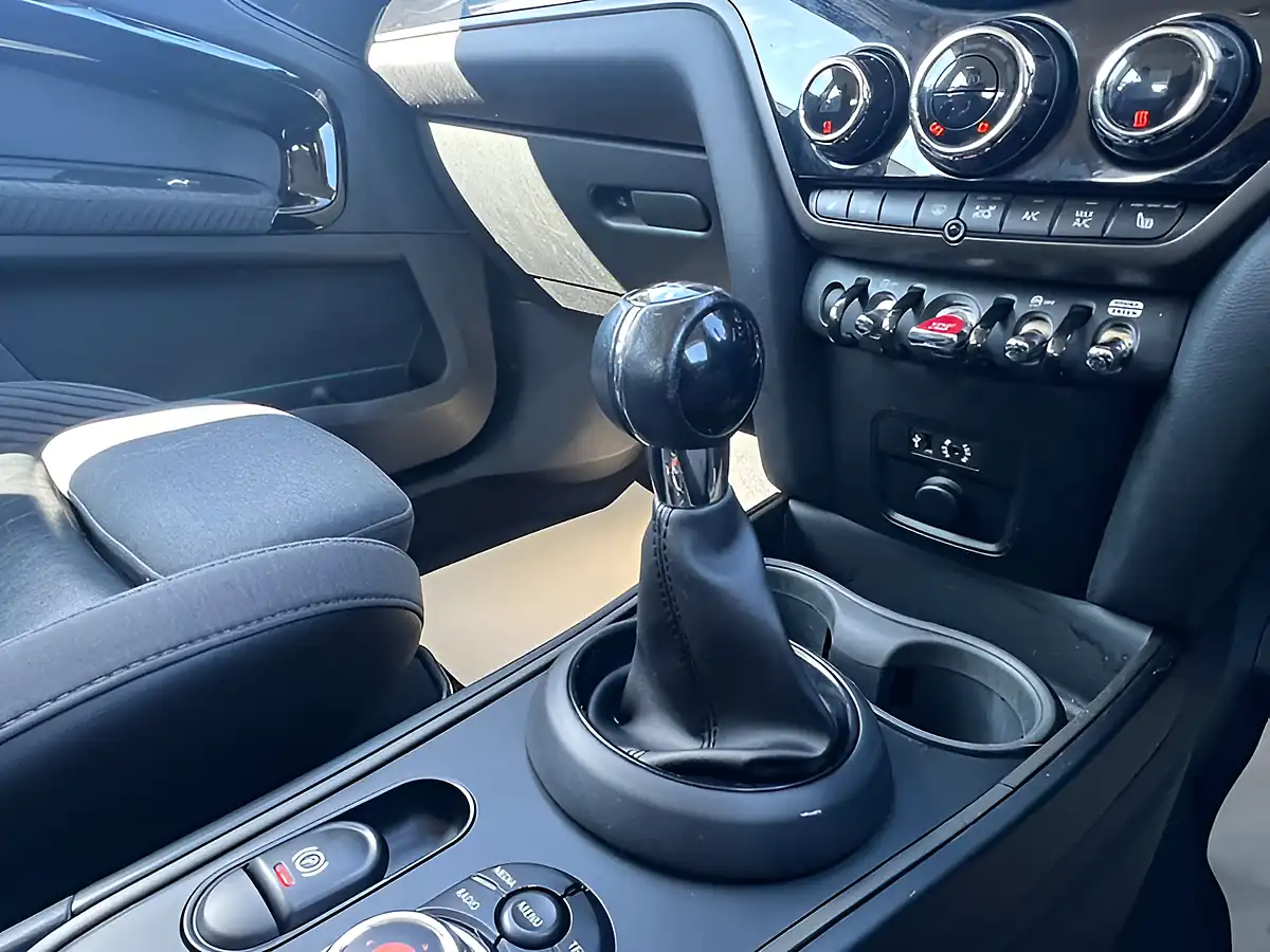 Used 2017 MINI Countryman Cooper Island Blue - Interior and Exterior details 20
