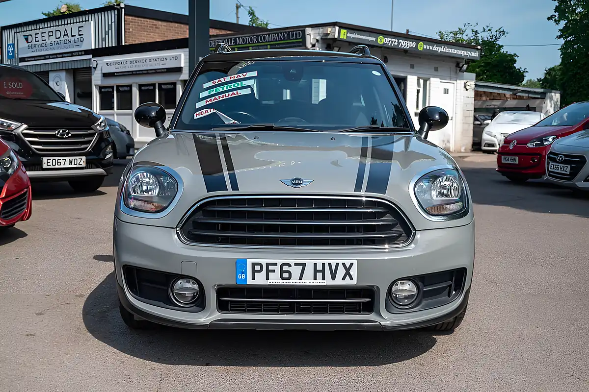 Used 2017 MINI Countryman Cooper Moonwalk Grey - Interior and Exterior details 3