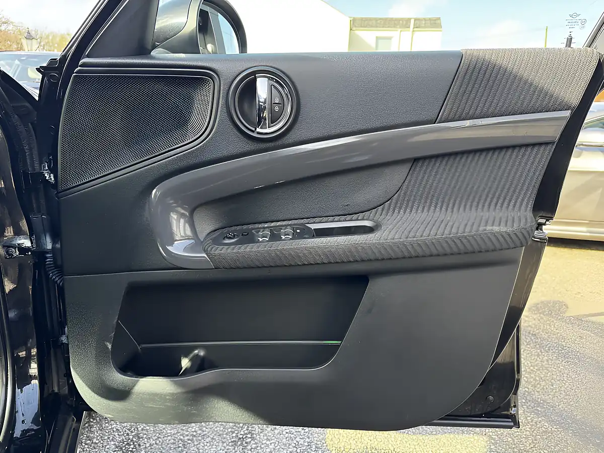 Used 2017 MINI Countryman Cooper S Black - Interior and Exterior details 14
