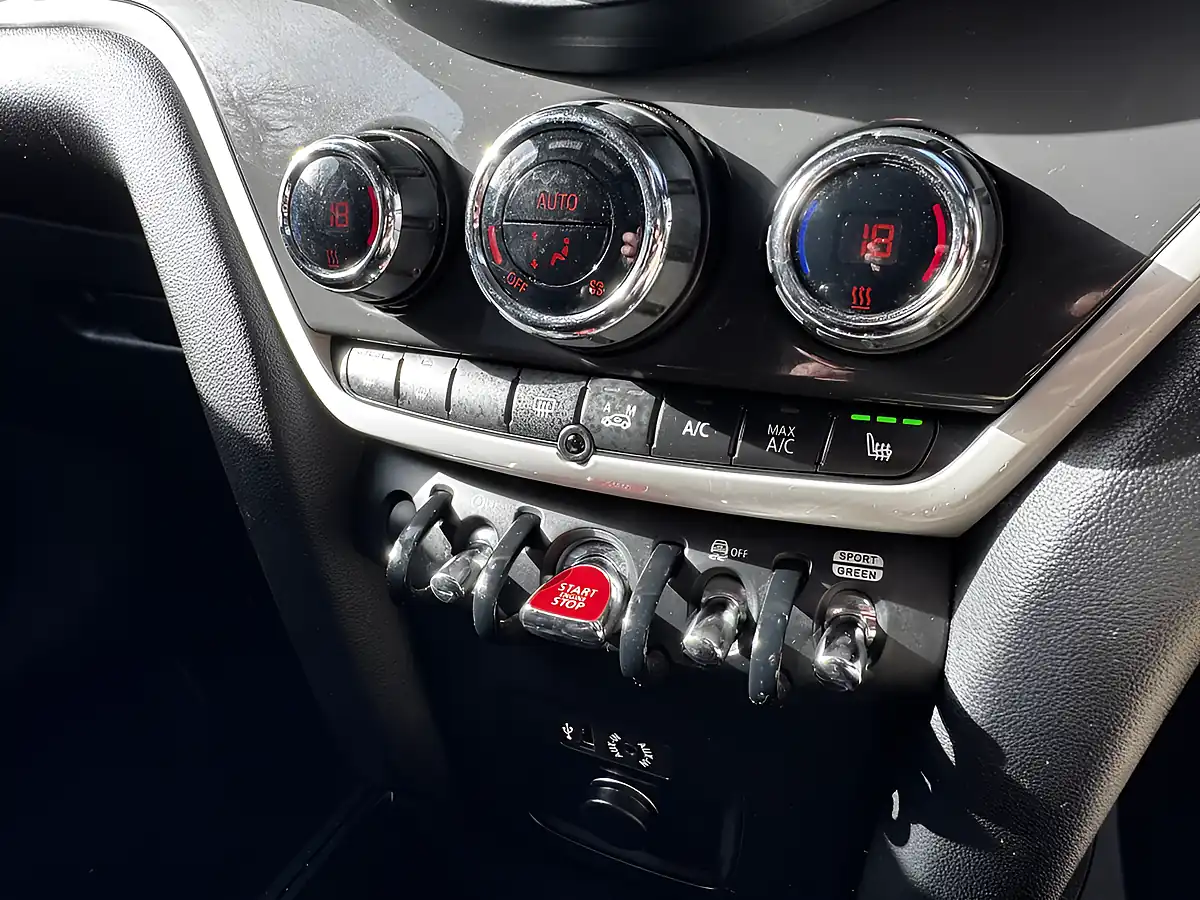 Used 2017 MINI Countryman Cooper S Black - Interior and Exterior details 15
