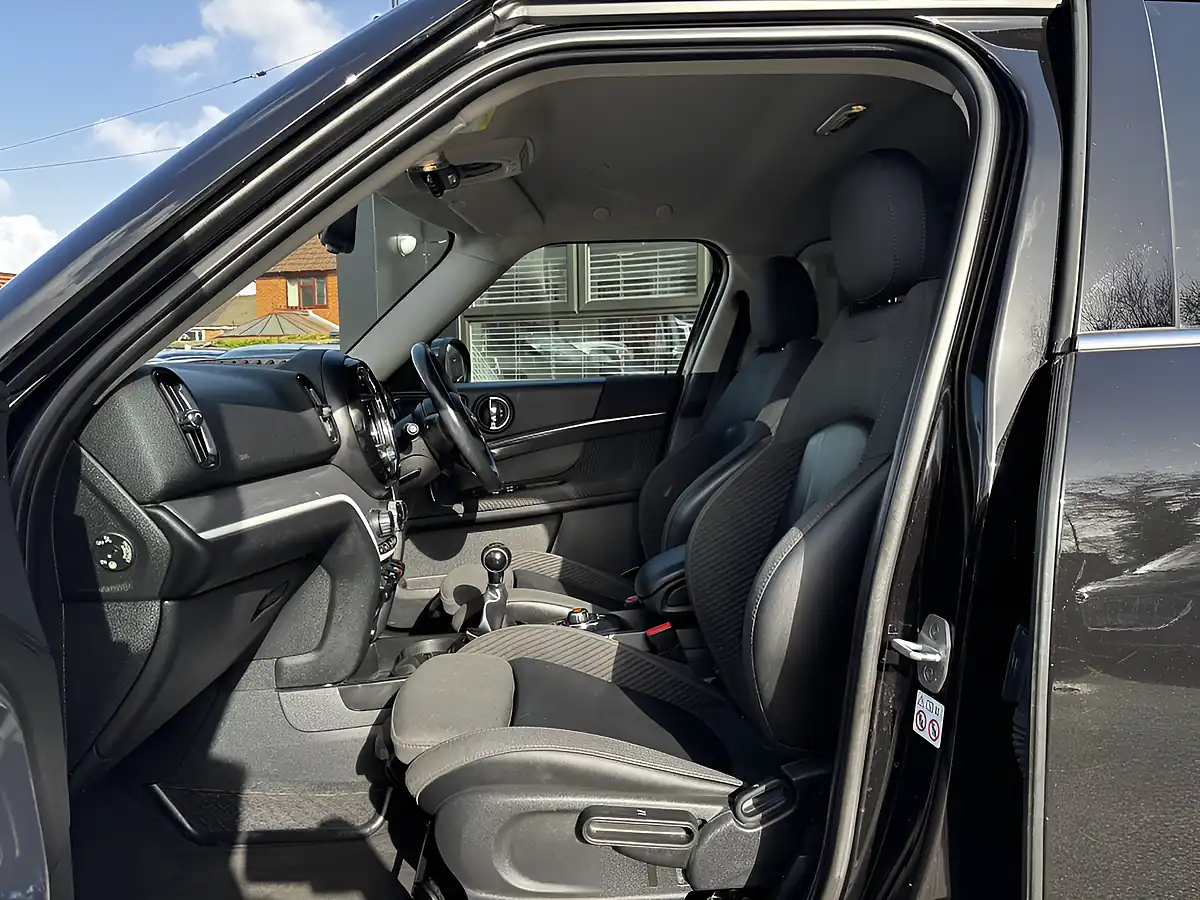 Used 2017 MINI Countryman Cooper S Black - Interior and Exterior details 19