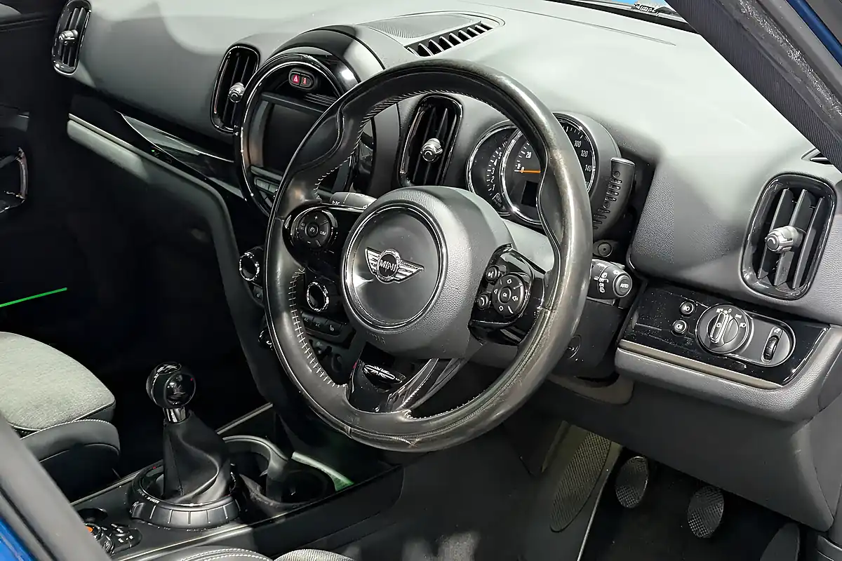 Used 2017 MINI Countryman Cooper S Blue - Interior and Exterior details 2