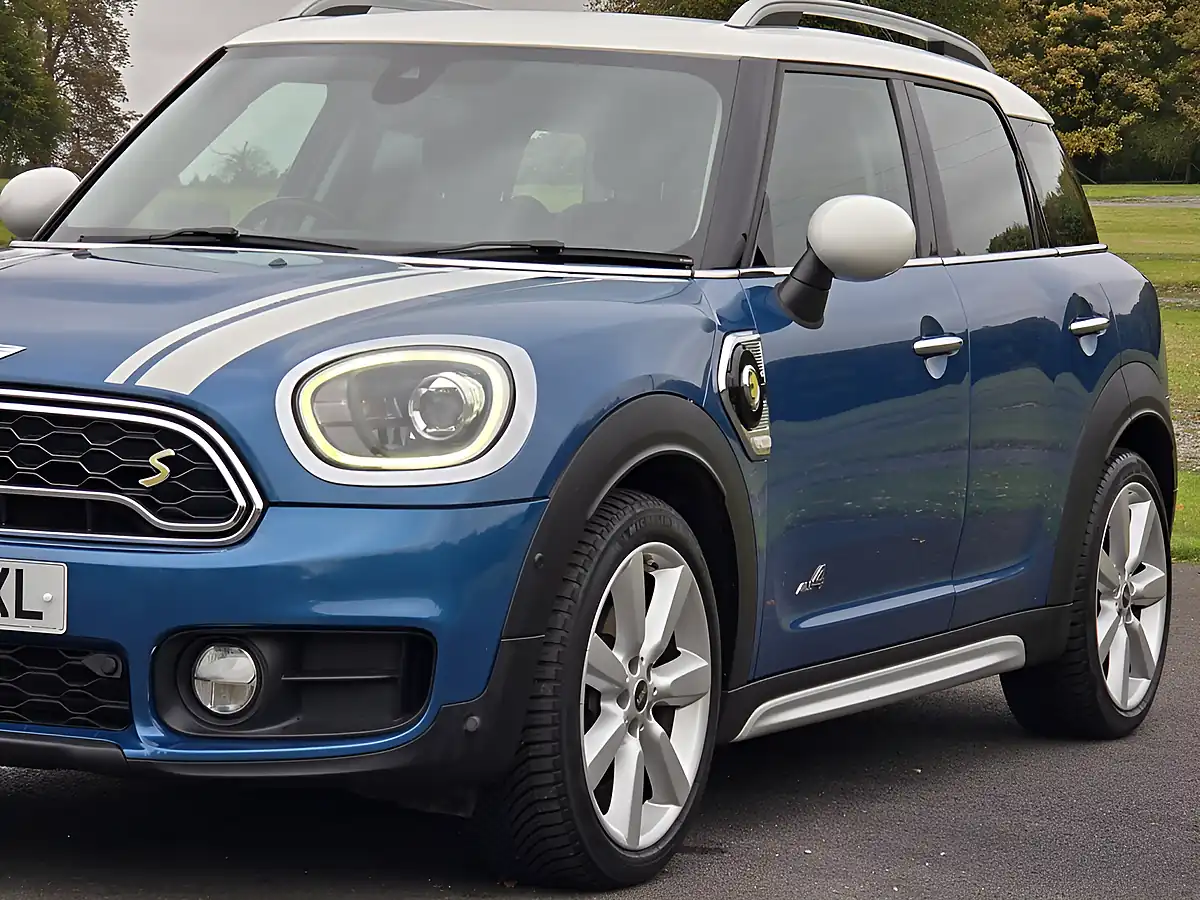 Used 2017 MINI Countryman Cooper S E ALL4 Blue - Interior and Exterior details 13