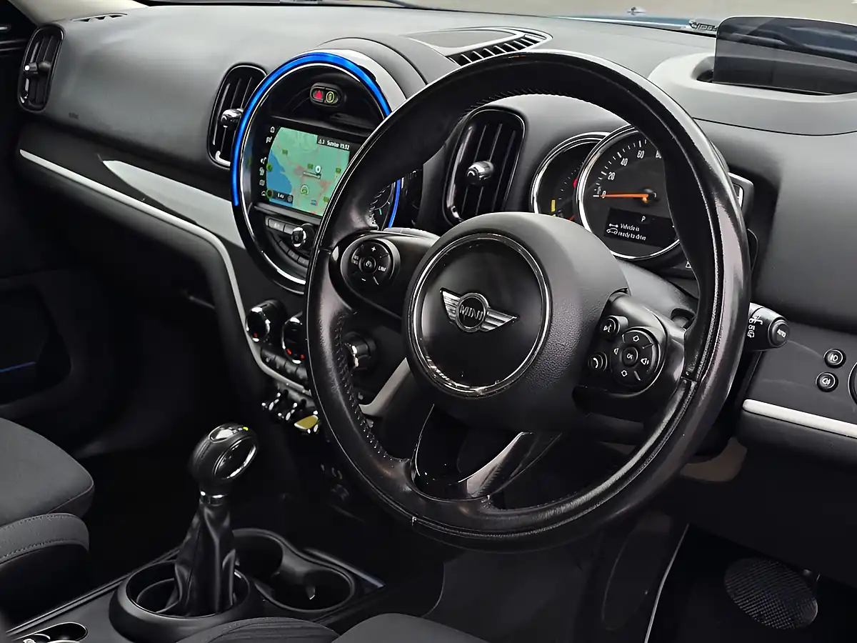 Used 2017 MINI Countryman Cooper S E ALL4 Blue - Interior and Exterior details 2