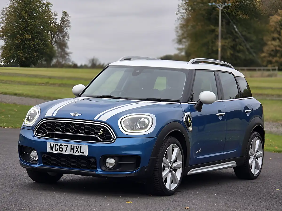 Used 2017 MINI Countryman Cooper S E ALL4 Blue - Interior and Exterior details 3