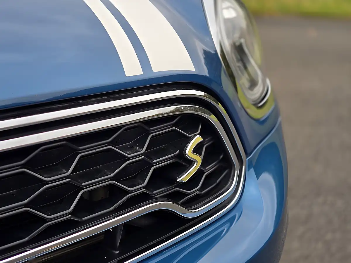 Used 2017 MINI Countryman Cooper S E ALL4 Blue - Interior and Exterior details 5