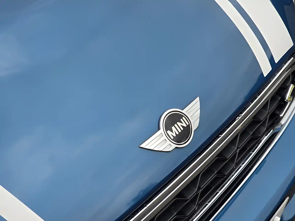 Used 2017 MINI Countryman Cooper S E ALL4 Blue - Interior and Exterior details 6