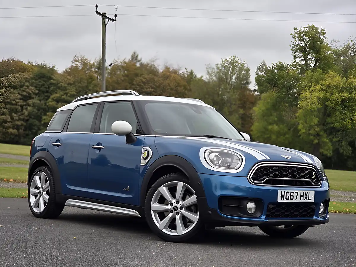 Used 2017 MINI Countryman Cooper S E ALL4 Blue - Interior and Exterior details 9