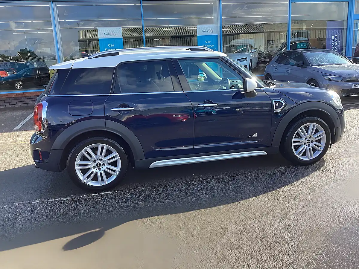 Used 2017 MINI Countryman Cooper S Lapisluxury Blue - Interior and Exterior details 8