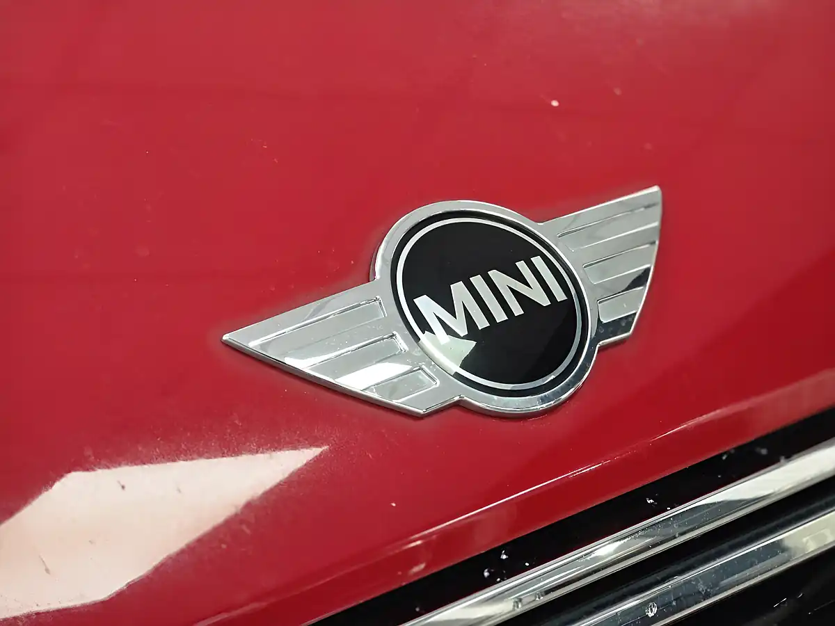 Used 2017 MINI Countryman Cooper S Red - Interior and Exterior details 18
