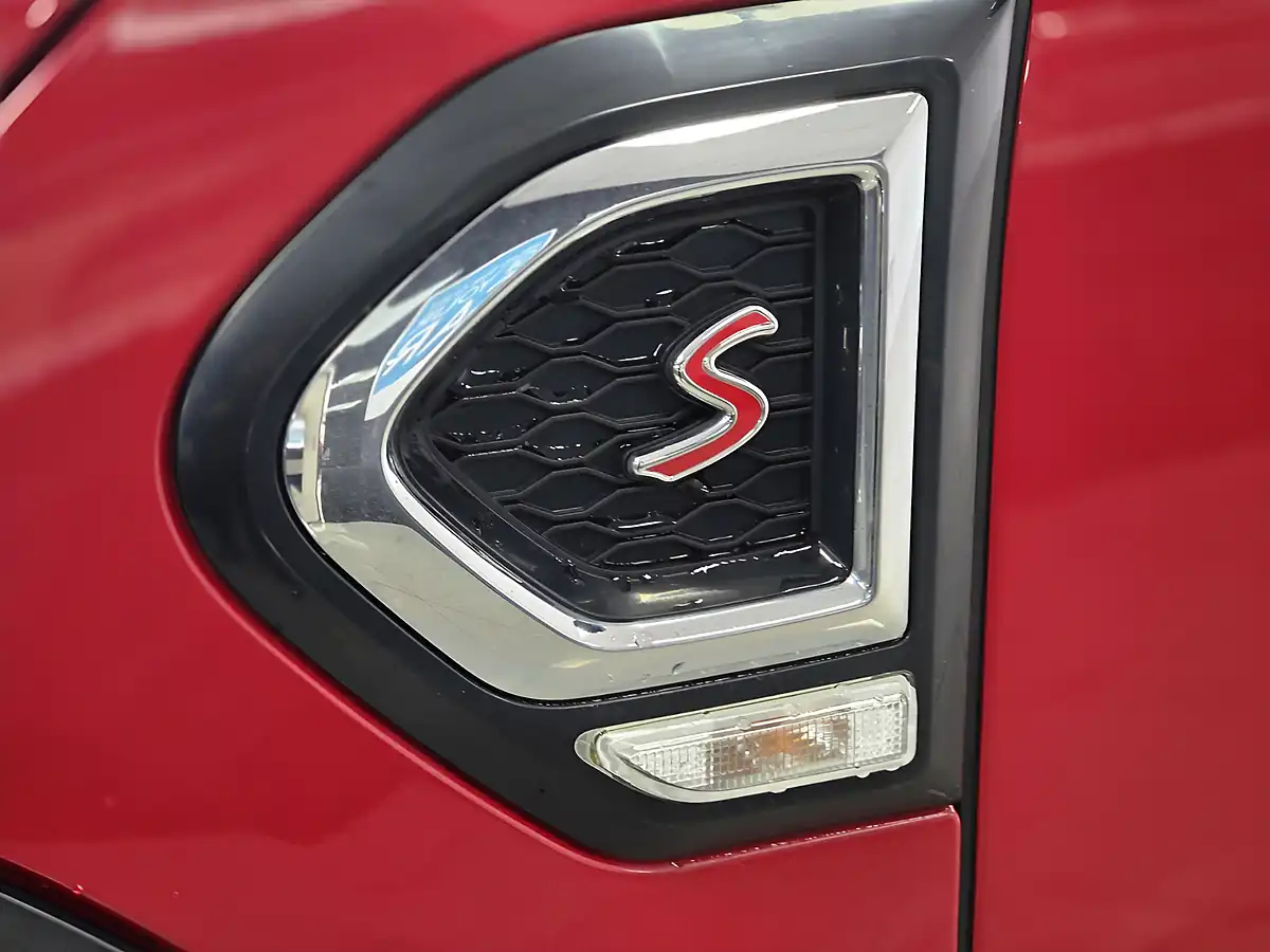 Used 2017 MINI Countryman Cooper S Red - Interior and Exterior details 20