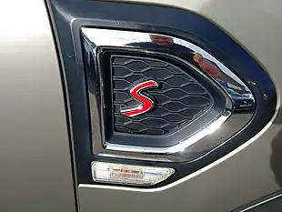 Used 2017 MINI Countryman Cooper S Silver - Interior and Exterior details 13