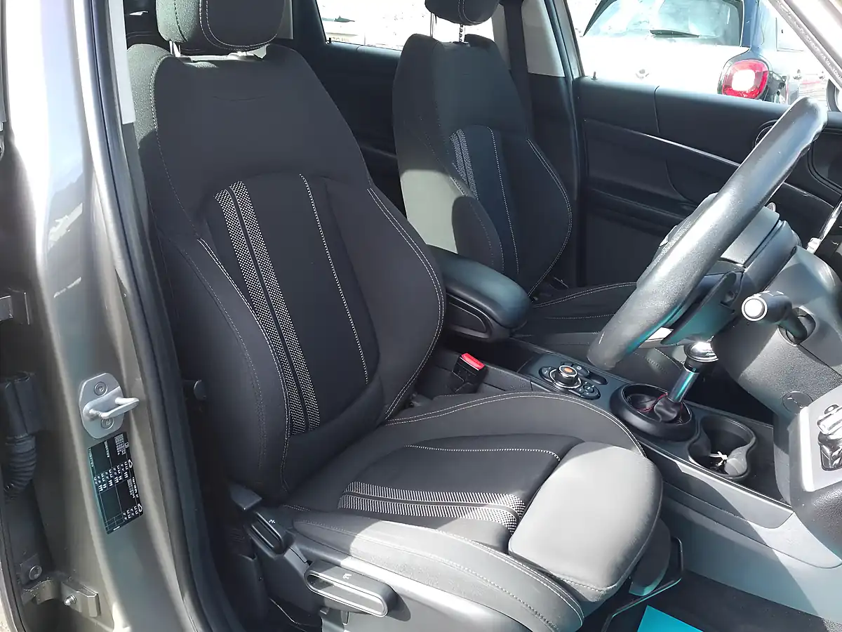 Used 2017 MINI Countryman Cooper S Silver - Interior and Exterior details 16