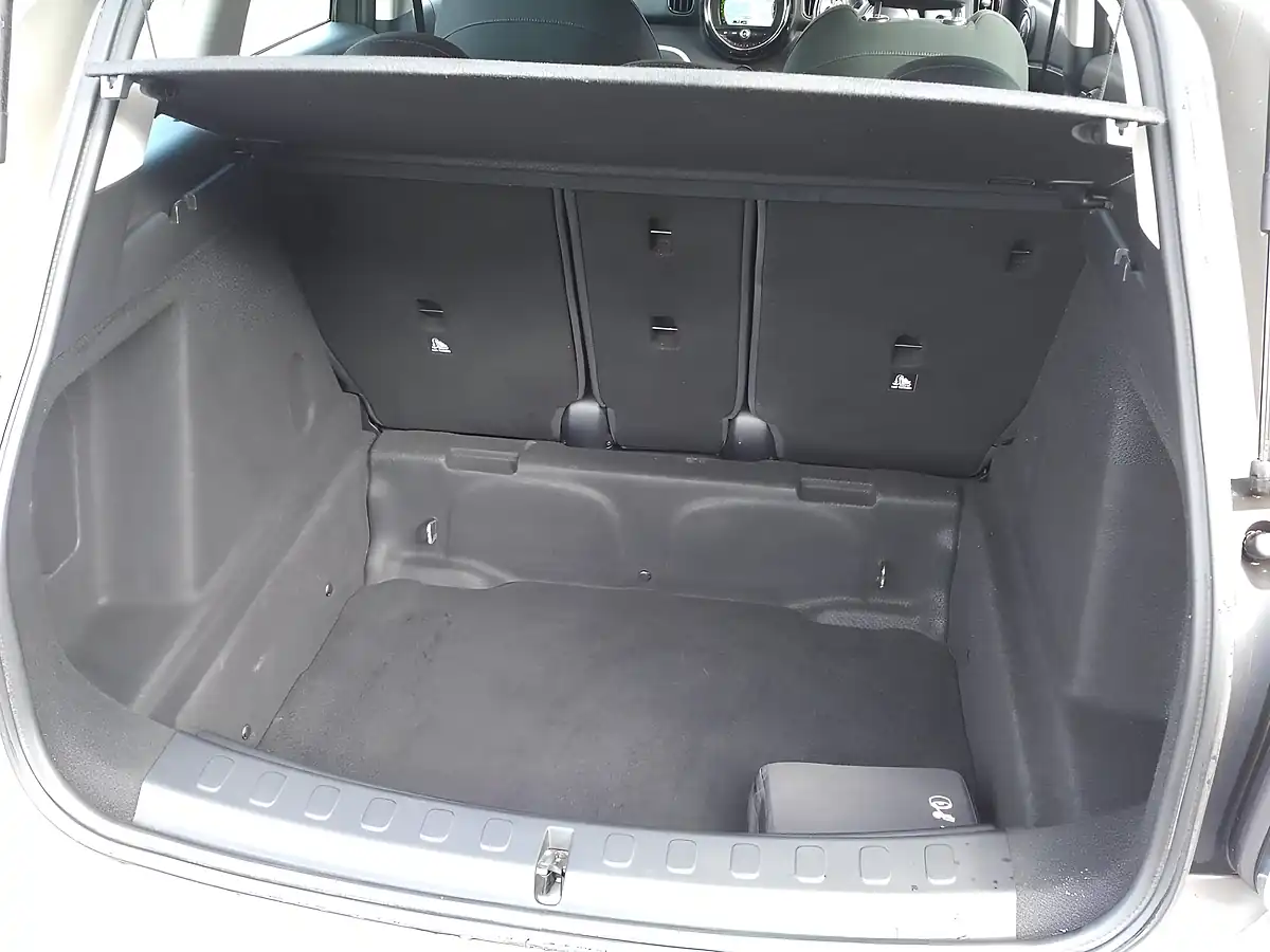Used 2017 MINI Countryman Cooper S Silver - Interior and Exterior details 18
