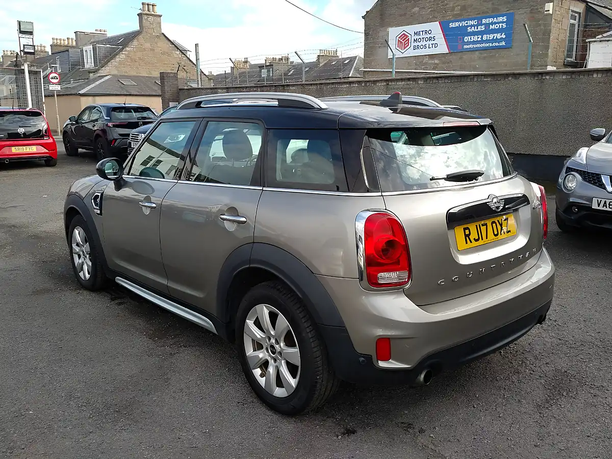 Used 2017 MINI Countryman Cooper S Silver - Interior and Exterior details 4