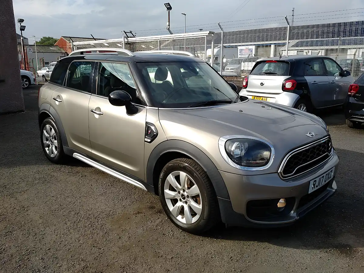 Used 2017 MINI Countryman Cooper S Silver - Interior and Exterior details 9