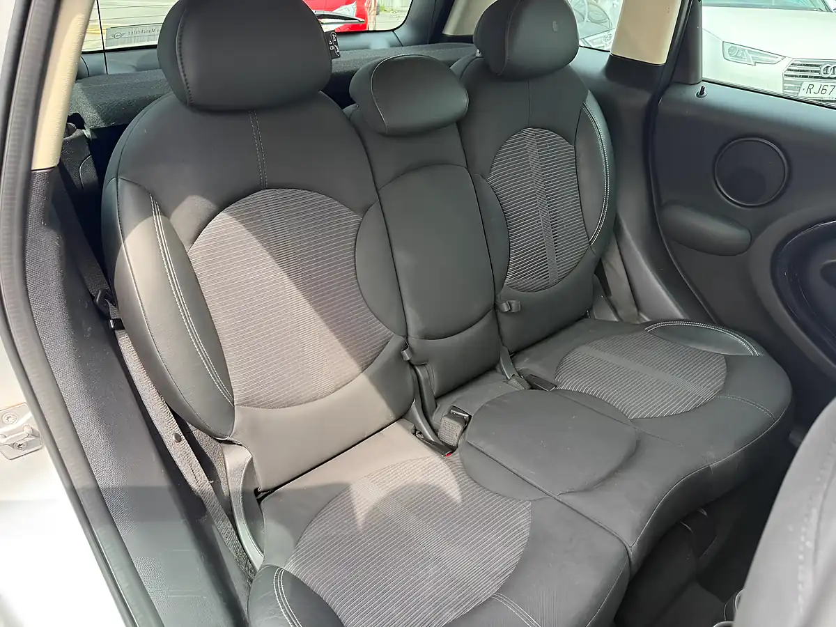 Used 2017 MINI Countryman Cooper S Silver - Interior and Exterior details 16