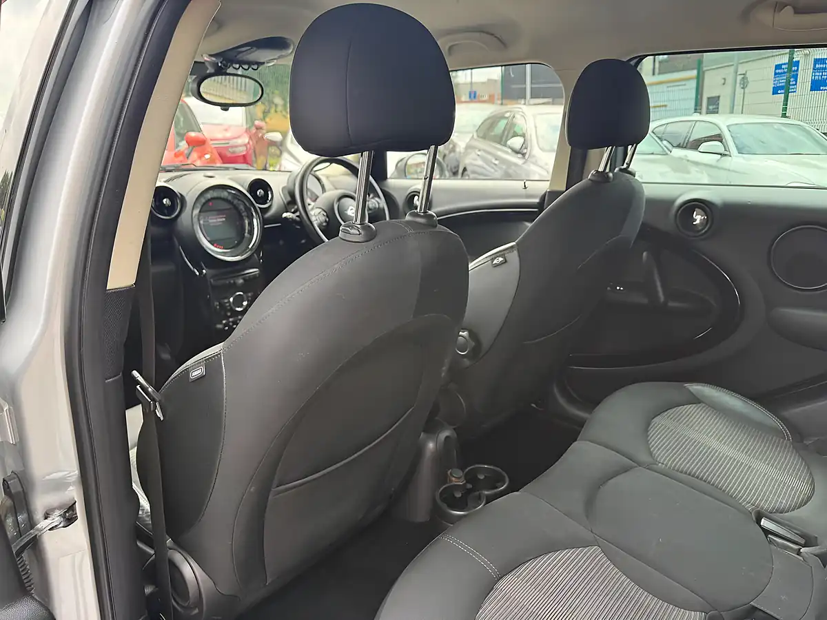 Used 2017 MINI Countryman Cooper S Silver - Interior and Exterior details 17