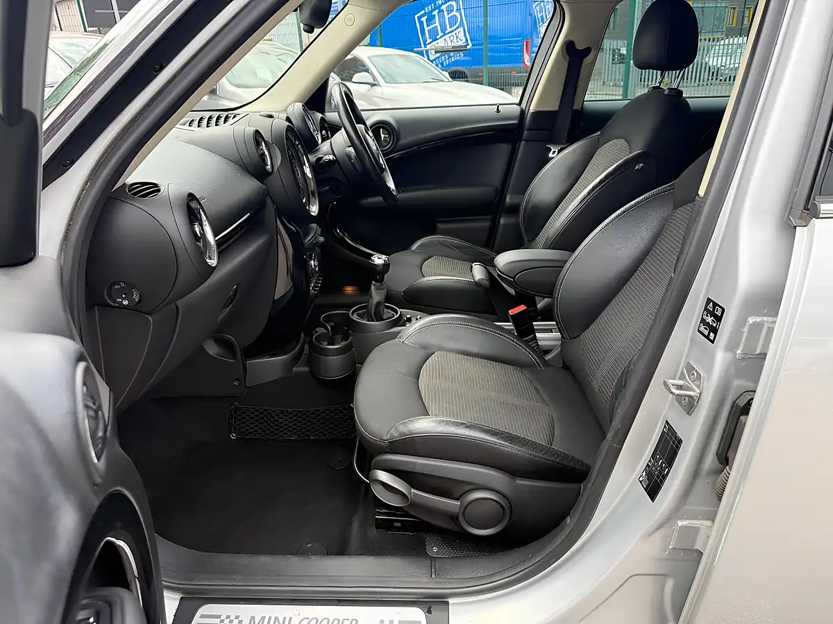 Used 2017 MINI Countryman Cooper S Silver - Interior and Exterior details 18