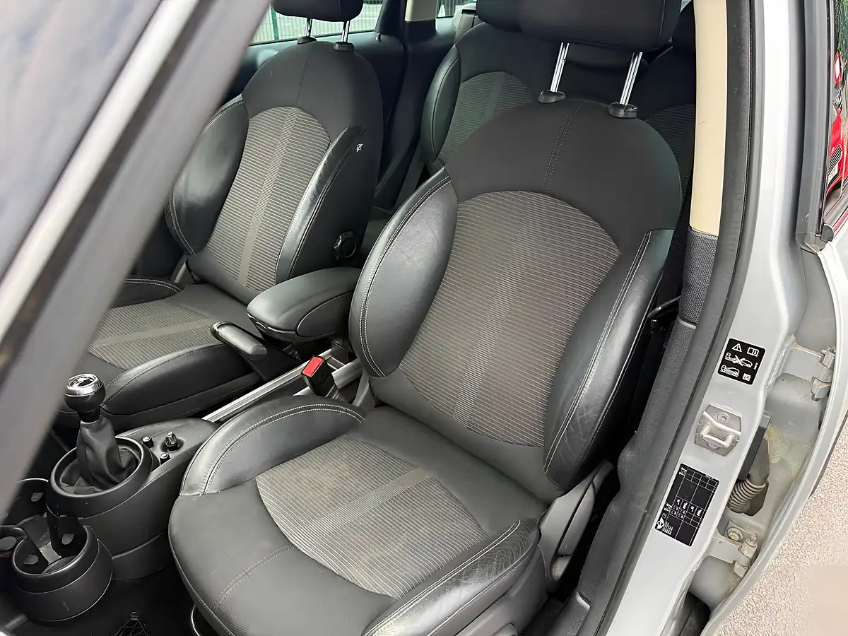 Used 2017 MINI Countryman Cooper S Silver - Interior and Exterior details 19