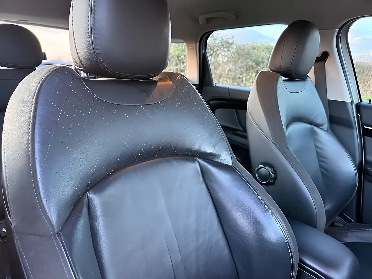 Used 2017 MINI Countryman Cooper Silver - Interior and Exterior details 10