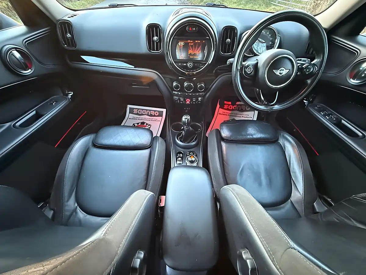 Used 2017 MINI Countryman Cooper Silver - Interior and Exterior details 11