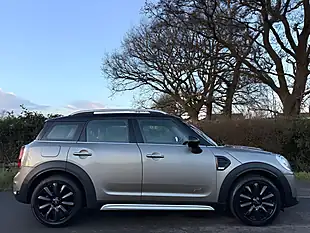 Used 2017 MINI Countryman Cooper Silver - Interior and Exterior details 4