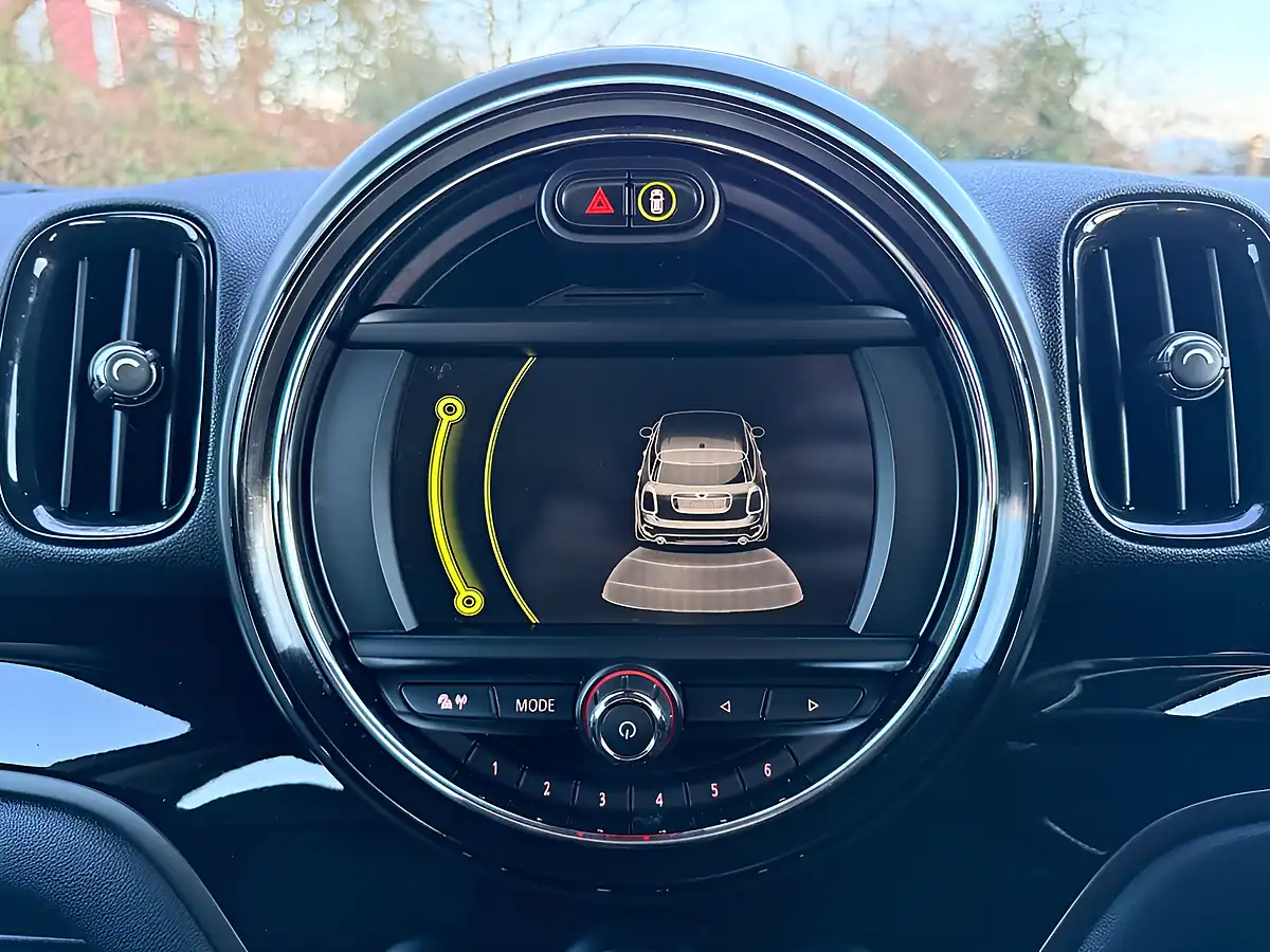 Used 2017 MINI Countryman Cooper Silver - Interior and Exterior details 9