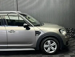 Used 2017 MINI Countryman Cooper Silver - Interior and Exterior details 11