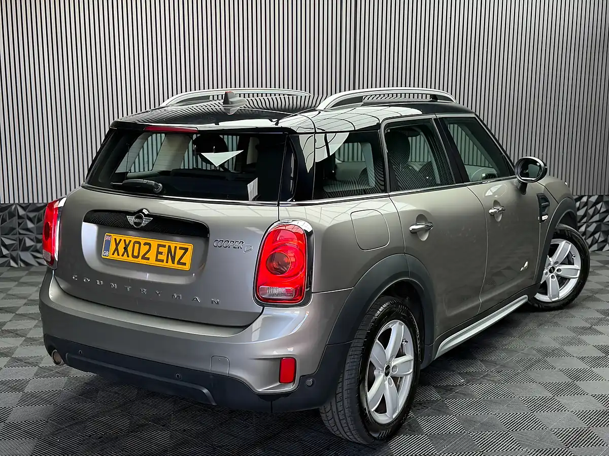 Used 2017 MINI Countryman Cooper Silver - Interior and Exterior details 13