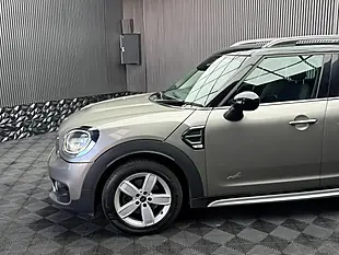 Used 2017 MINI Countryman Cooper Silver - Interior and Exterior details 17