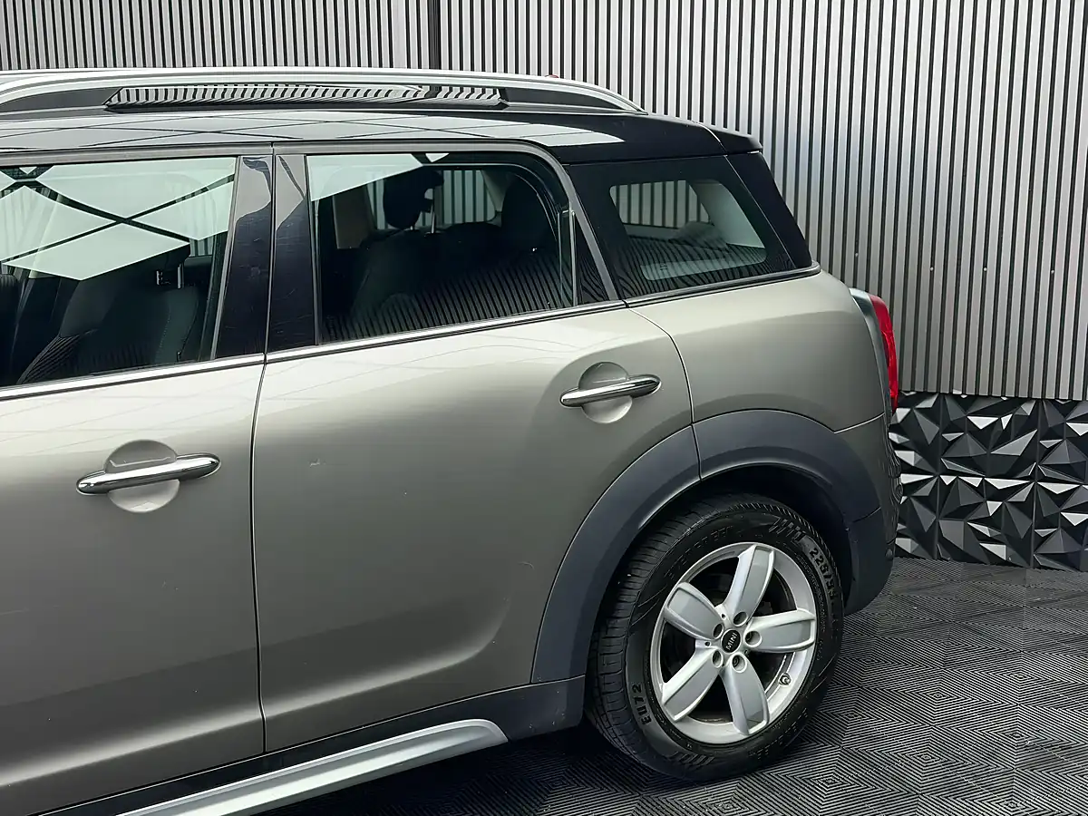 Used 2017 MINI Countryman Cooper Silver - Interior and Exterior details 18