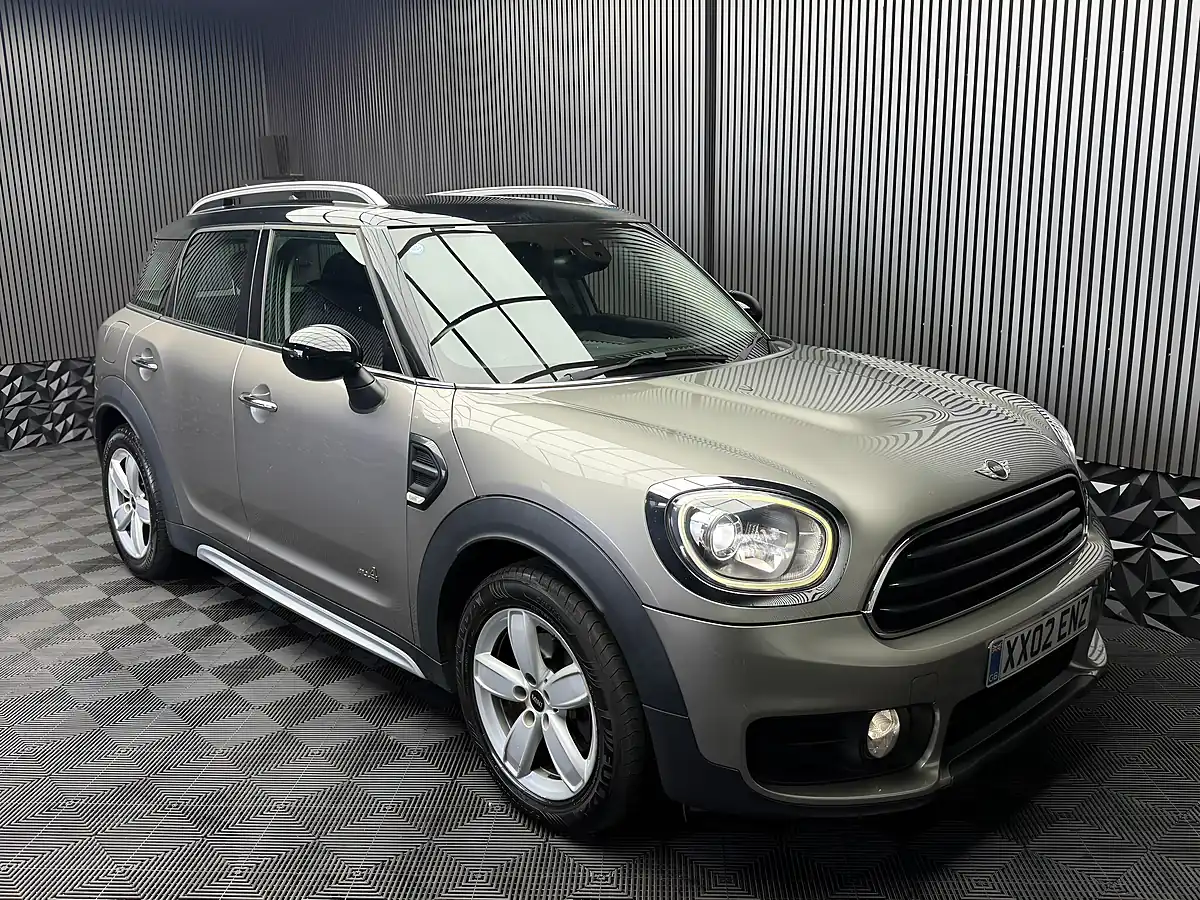 Used 2017 MINI Countryman Cooper Silver - Interior and Exterior details 5