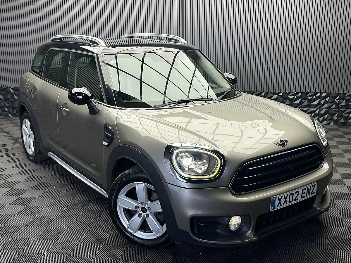 Used 2017 MINI Countryman Cooper Silver - Interior and Exterior details 6