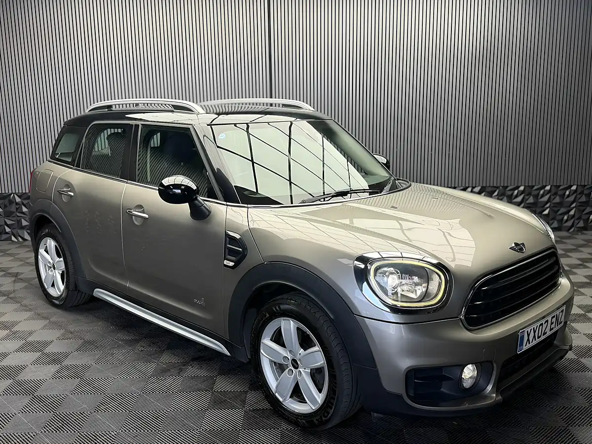 Used 2017 MINI Countryman Cooper Silver - Interior and Exterior details 7