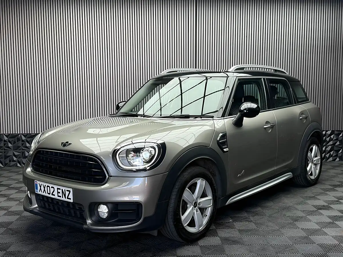 Used 2017 MINI Countryman Cooper Silver - Interior and Exterior details 8