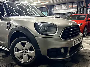 Used 2017 MINI Countryman Cooper Silver - Interior and Exterior details 2