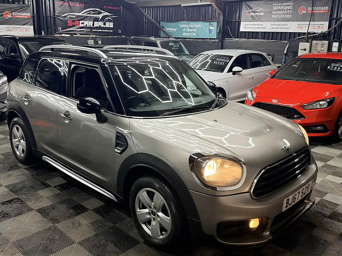 Used 2017 MINI Countryman Cooper Silver - Interior and Exterior details 3