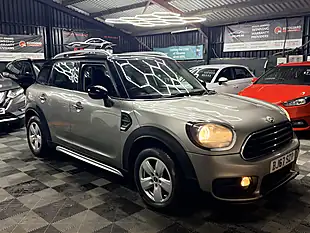Used 2017 MINI Countryman Cooper Silver - Interior and Exterior details 4